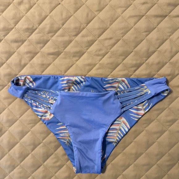 Patagonia “Seaglass Bay” Reversible Bikini Bottoms NWOT - Picture 3 of 3
